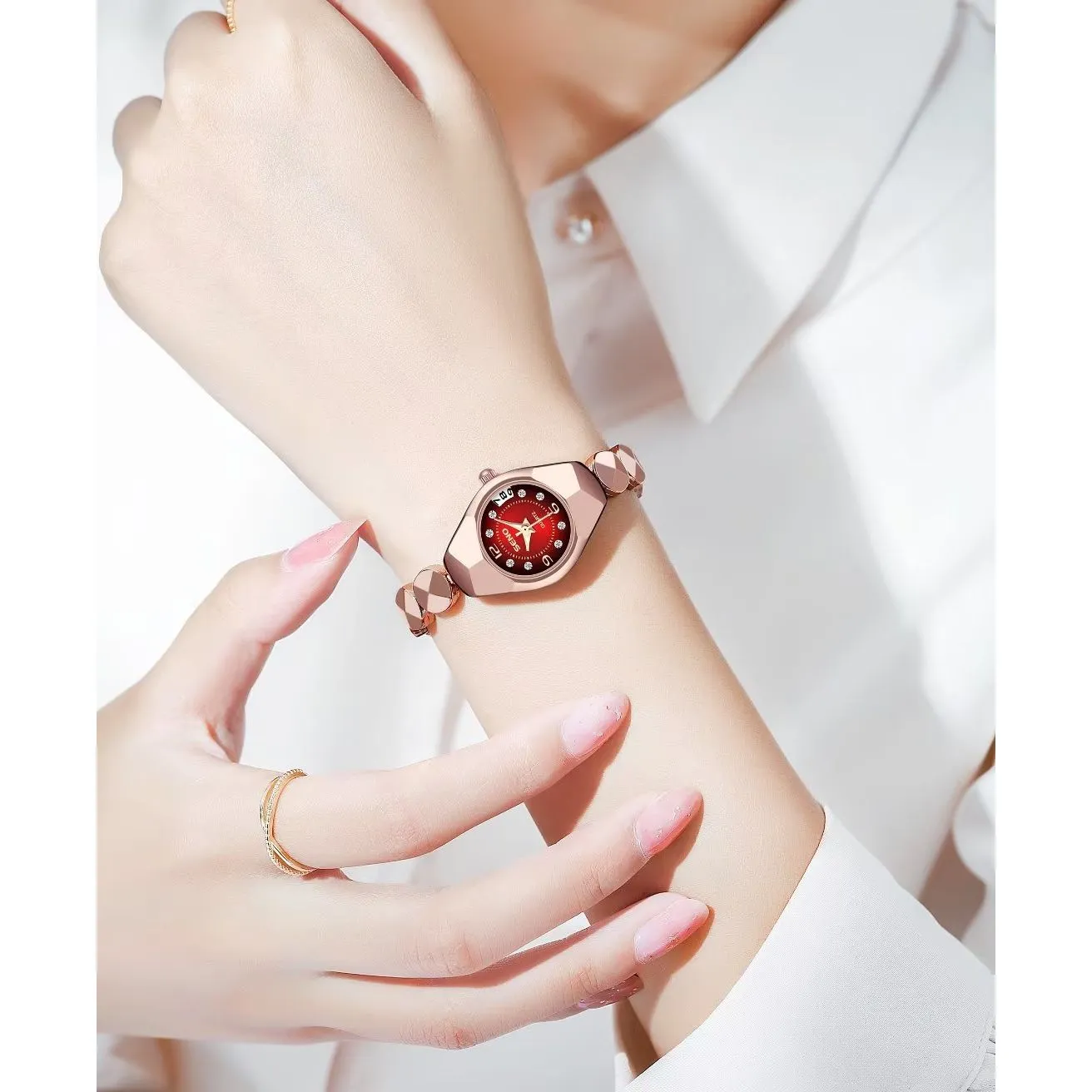 Ostranuxe Elegance Wristwear